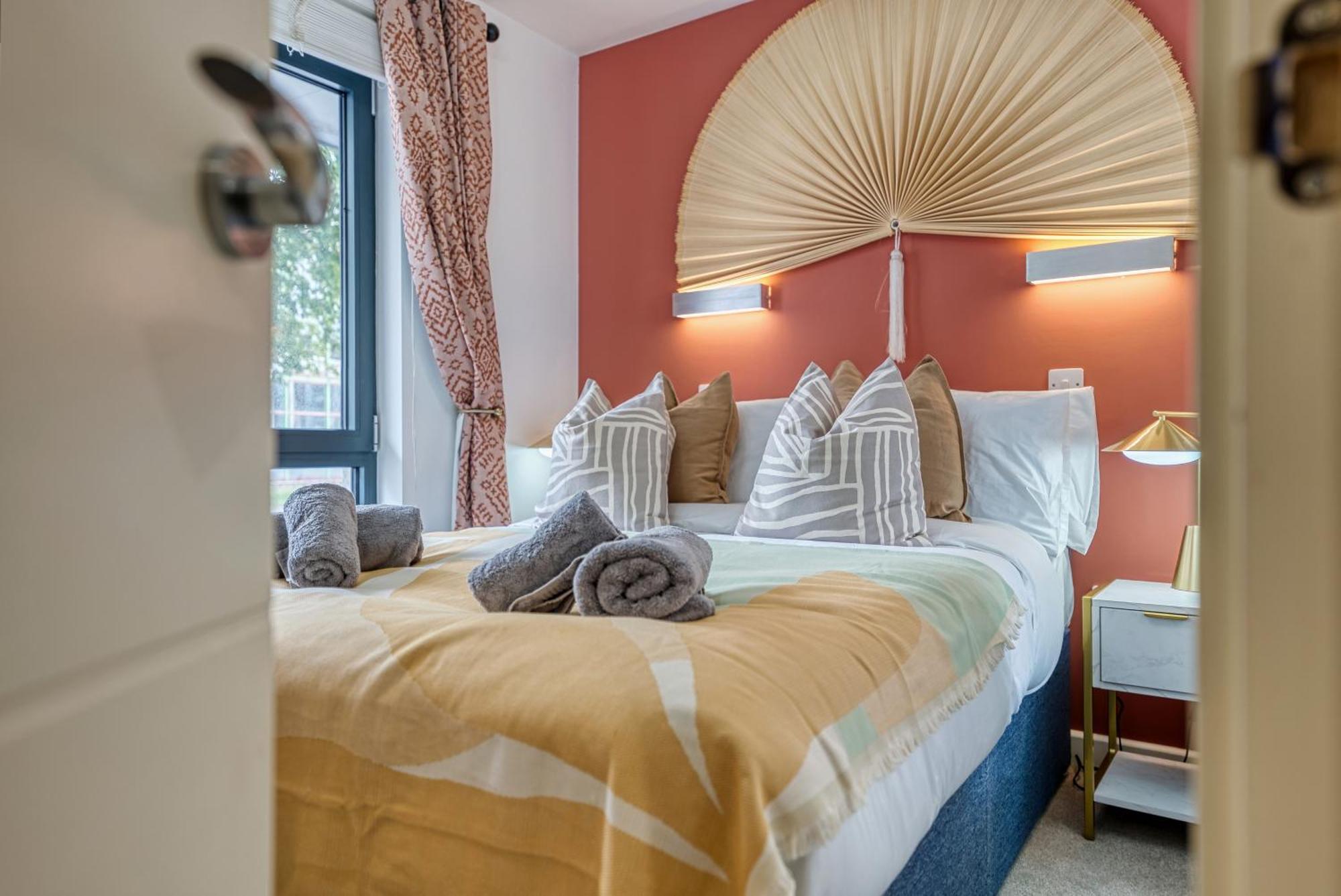 1 Bedroom Ocean Village Luxurious, Stylish & Cosy Apartment, Central Location In Southampton, Sleeps 4 - Summer Special Offer! - By Blue Puffin Stays Dış mekan fotoğraf