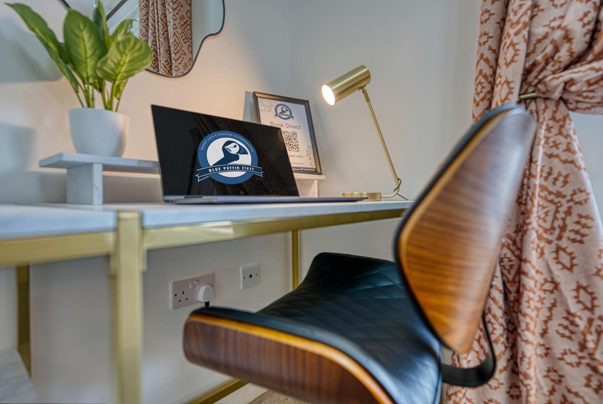 1 Bedroom Ocean Village Luxurious, Stylish & Cosy Apartment, Central Location In Southampton, Sleeps 4 - Summer Special Offer! - By Blue Puffin Stays Dış mekan fotoğraf
