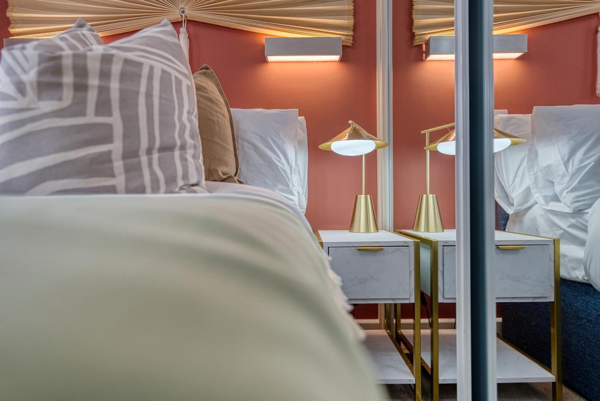 1 Bedroom Ocean Village Luxurious, Stylish & Cosy Apartment, Central Location In Southampton, Sleeps 4 - Summer Special Offer! - By Blue Puffin Stays Dış mekan fotoğraf