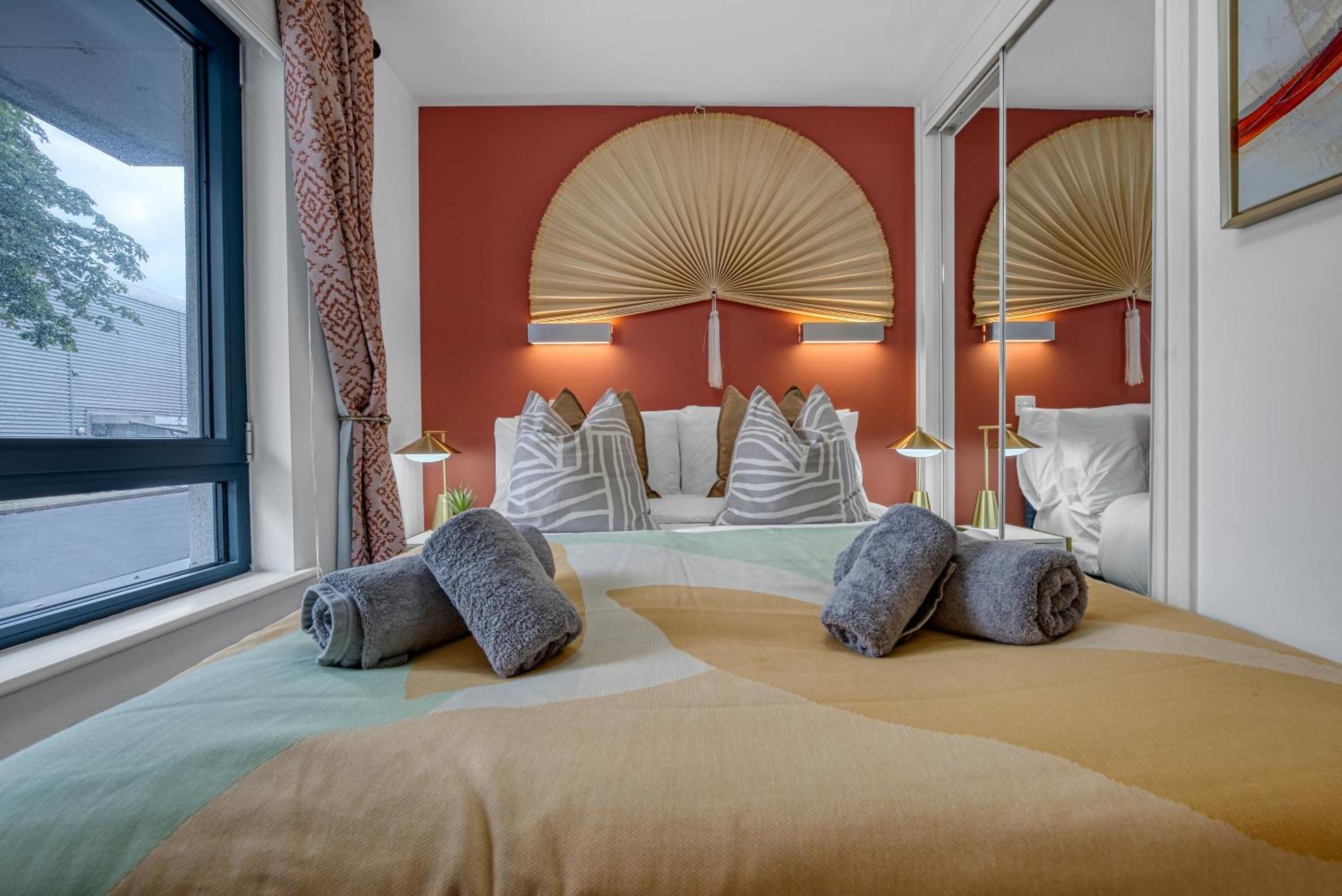1 Bedroom Ocean Village Luxurious, Stylish & Cosy Apartment, Central Location In Southampton, Sleeps 4 - Summer Special Offer! - By Blue Puffin Stays Dış mekan fotoğraf